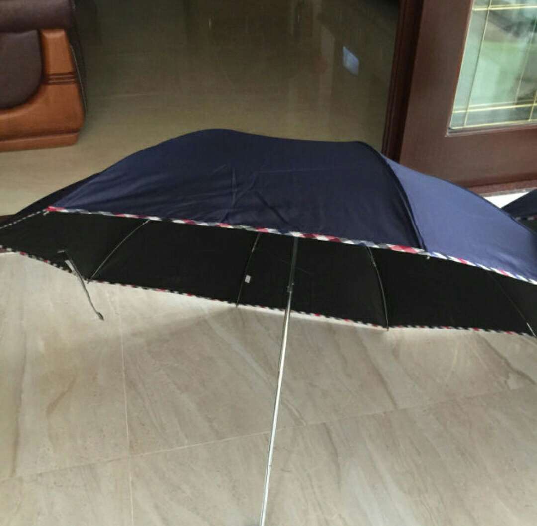 做工不错,应该能用住。以后可不赶时髦买自弹的雨伞了~买来一年多用了没有20次就不好用了。