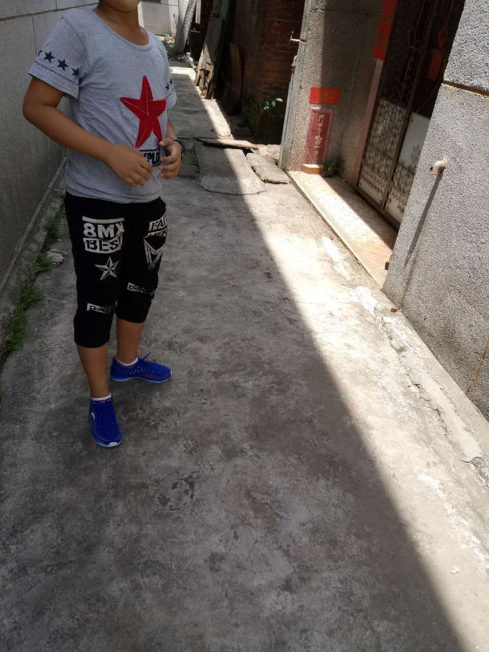 穿上挺好看的~鞋轻质量好一直在买的
