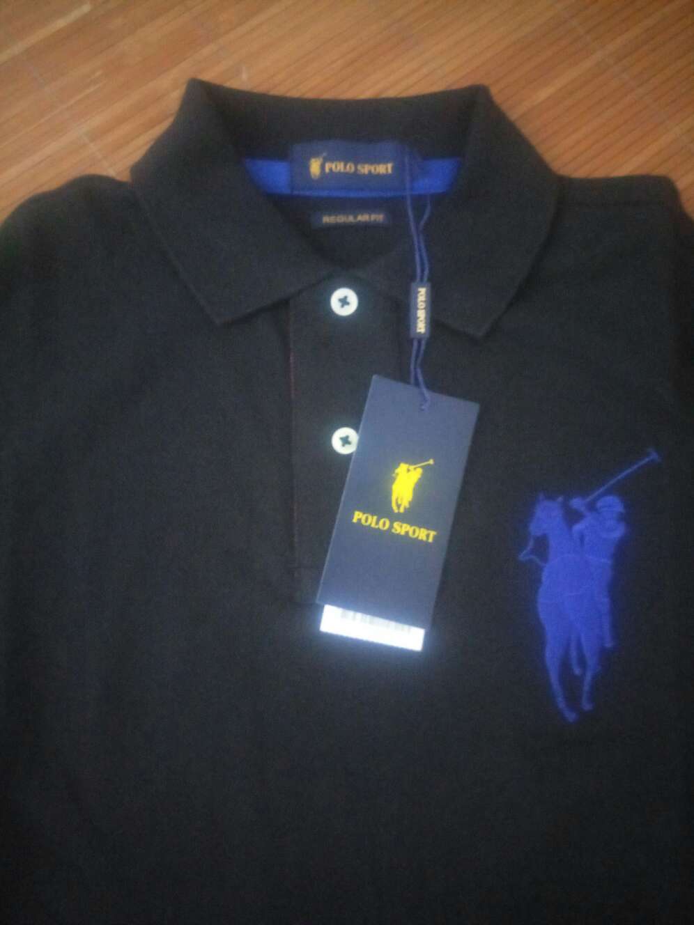 之前买大了的衣服换件到了,衣服品质很好,商家的售后服务更是没得说衣服吊牌让我剪下来了还能换件,自营店值得信赖!谢谢!