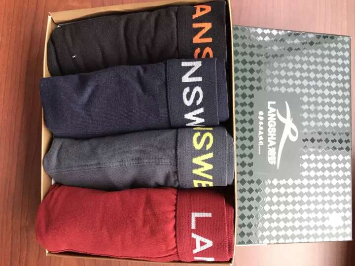 还可以吧,穿着比较舒服,手感并不是特别柔软。