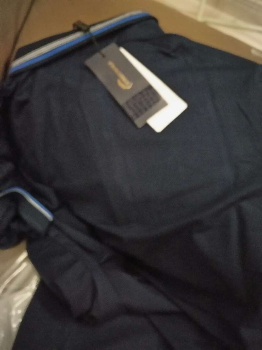 质量可以,但尺码不标准,偏小。