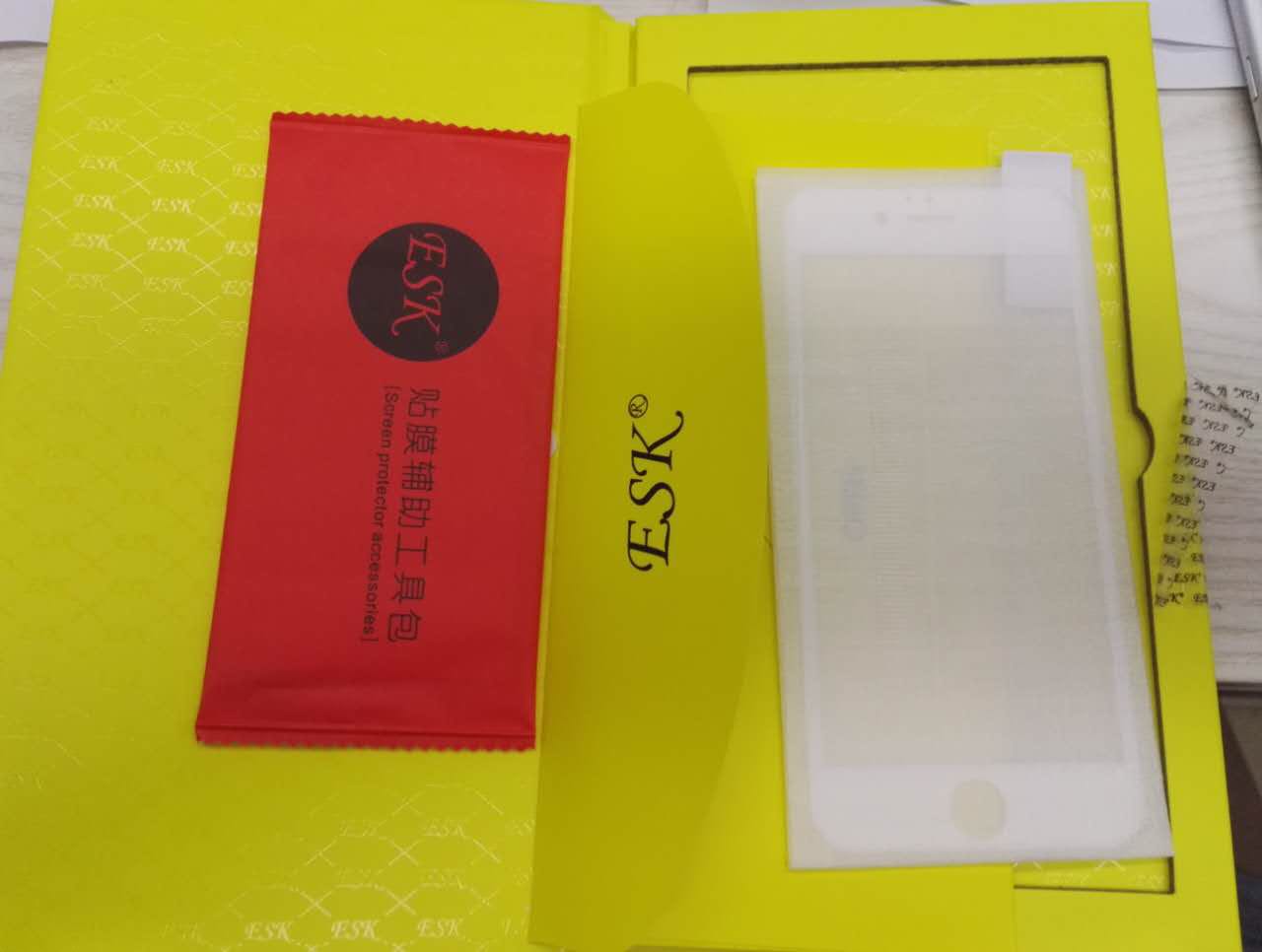 第二次买了,一如既往的好,贴合度也很不错
