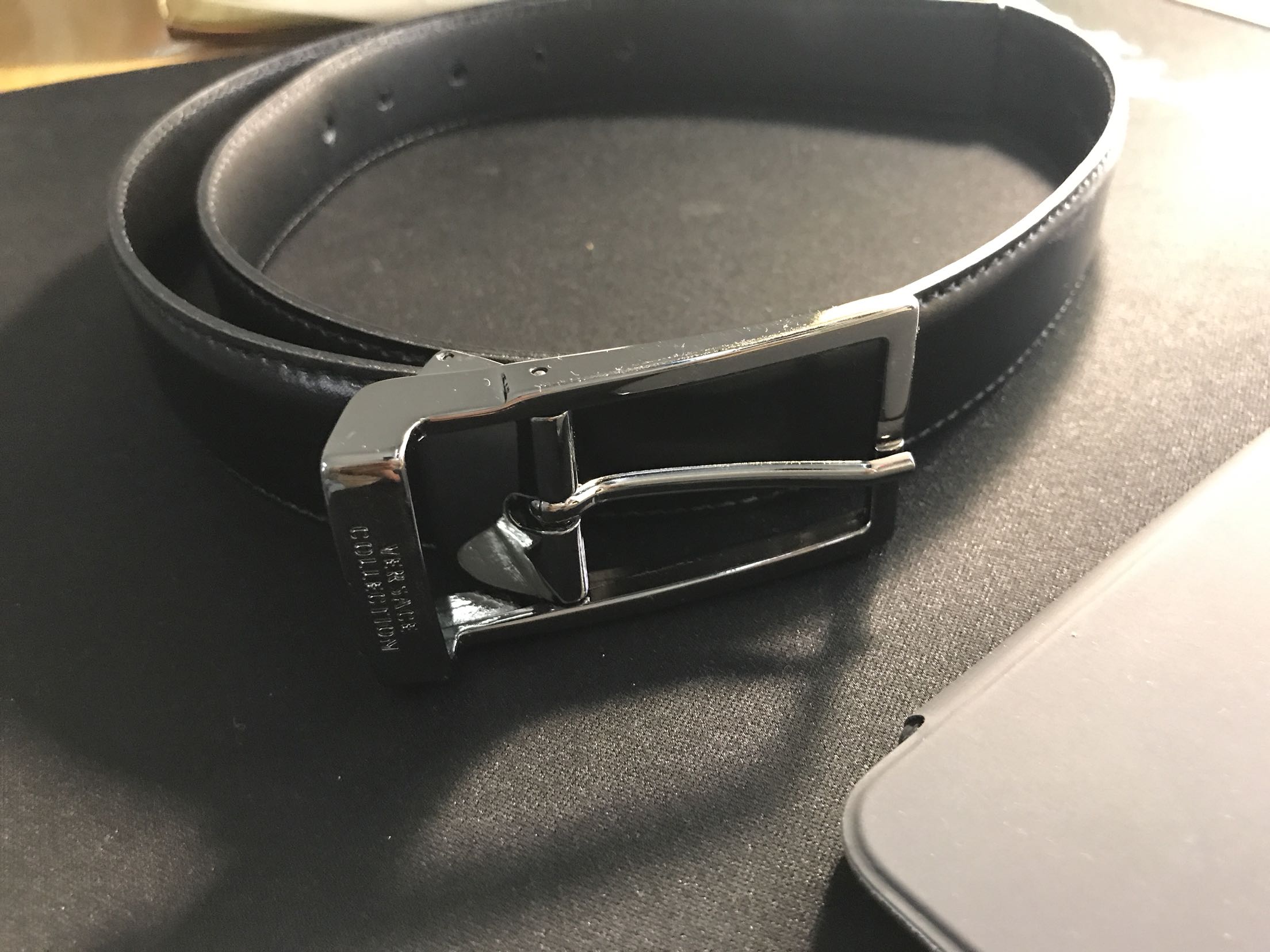物流速度快,原装非拆封,使用体验好!一如既往的信任着。皮带还可以,至于大家嫌宽度窄,其实正常体型的人正装针扣带这个宽度是合适的。