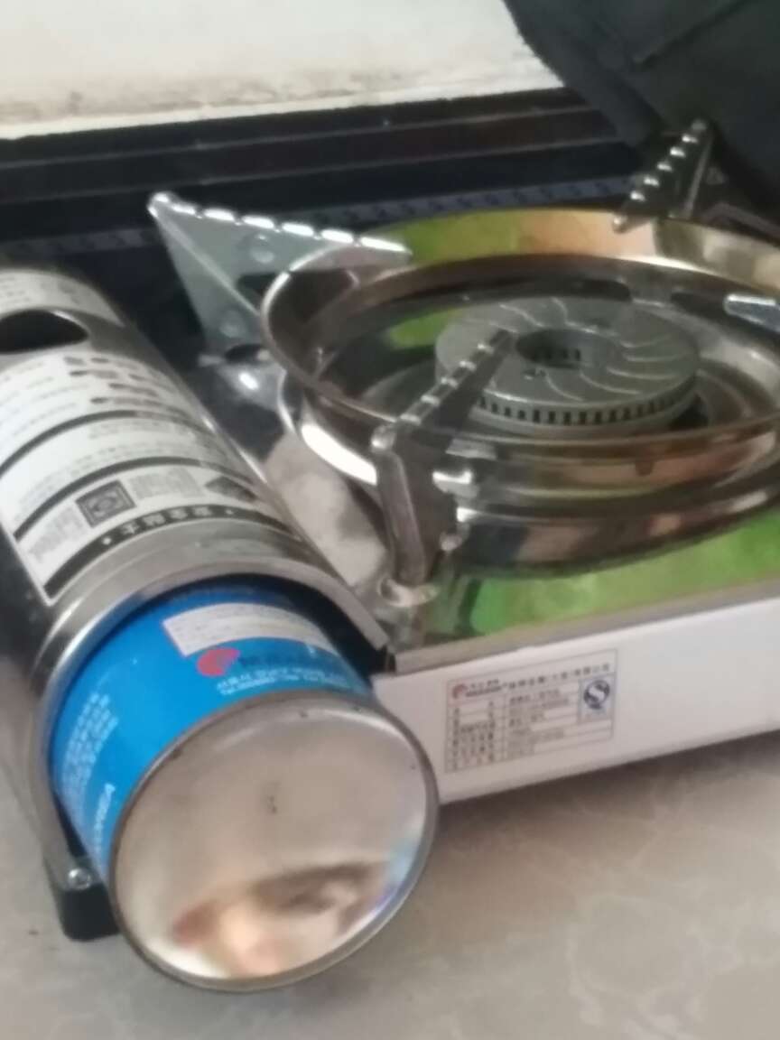 用了好久了才来评论,我买的是迷你的,好不好谁用谁知道,锅的质量没得说,不粘锅,也不冒烟,吃野味也很方便。
