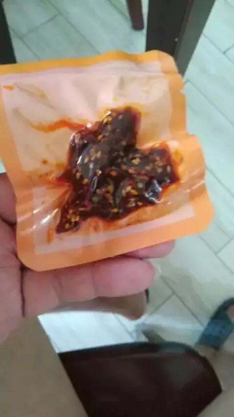 辣辣的吃起来很想,味道很好很喜欢科尔沁的牌子,就是有点贵