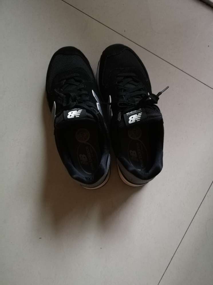 包装不怎么样,物流挺慢,鞋子穿着还行吧