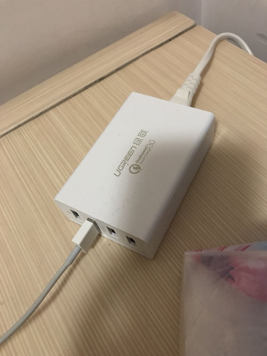 放在床边,挺好用的,用过很多品牌,这个牌子性价比最高