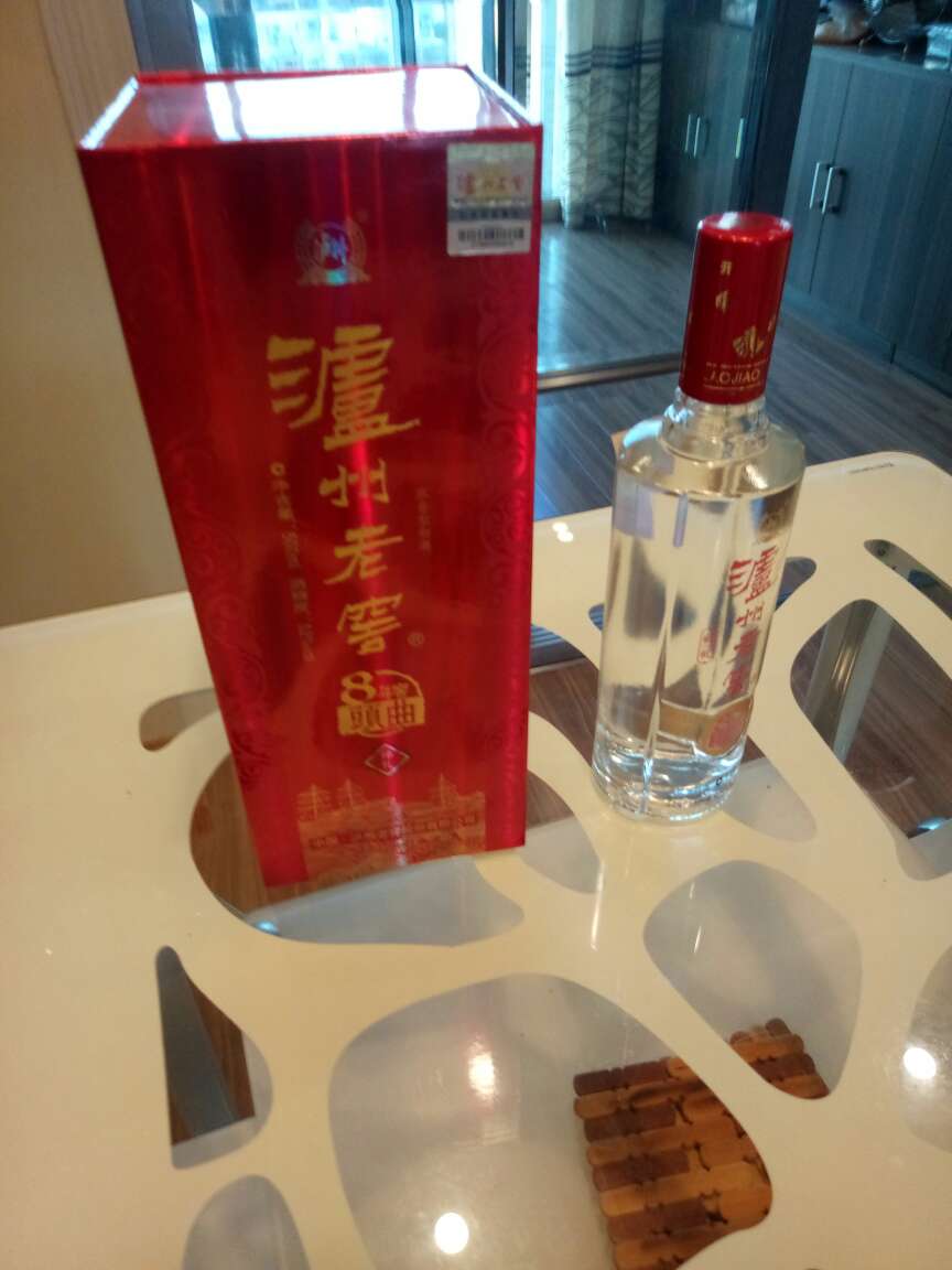 买回来送中秋礼的,直接发到老家地址的,就晚了一天,国庆路上太堵了。不太懂酒,到时候问问老爸口味咋样。速度真快。