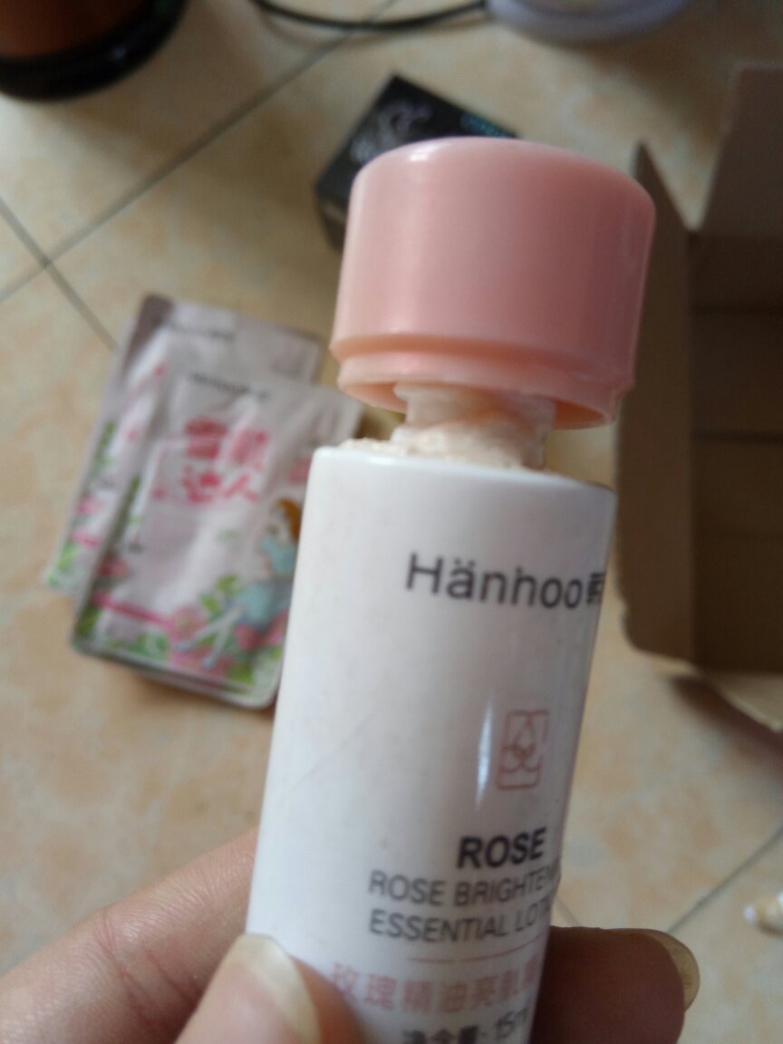 买的面膜实在是 太多了,哈哈………一天一片能用四个月