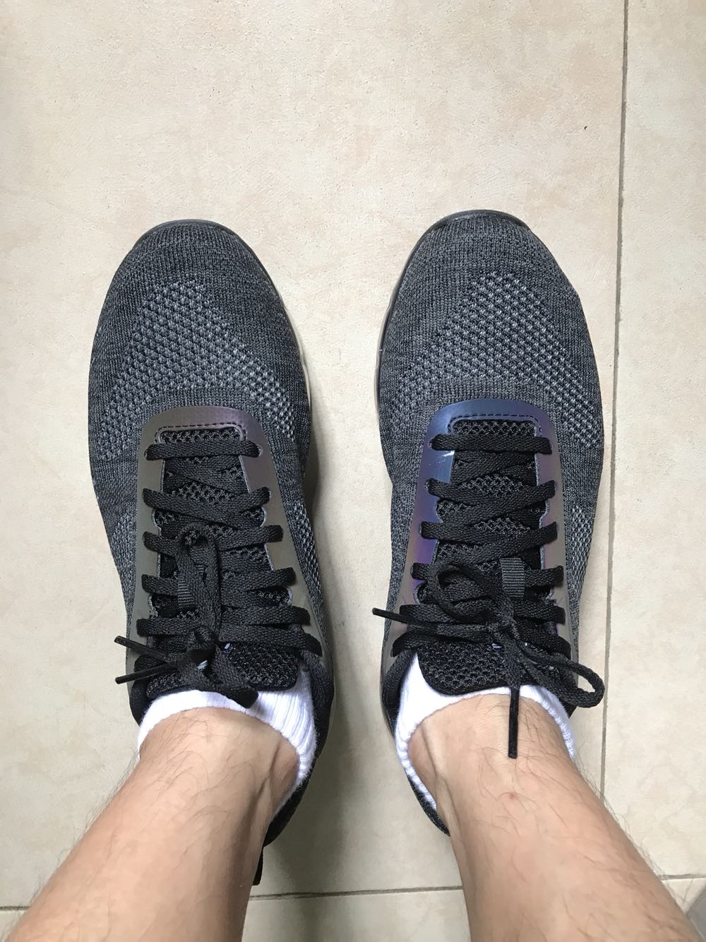 款式新颖,鞋底舒服,好评