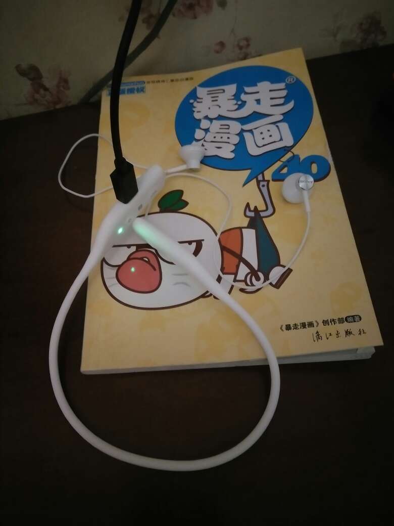 一到货就降价。还不错,试了试。音效不错。
