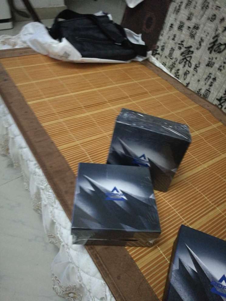 是真皮的,打品牌值得信赖,自营就是快。