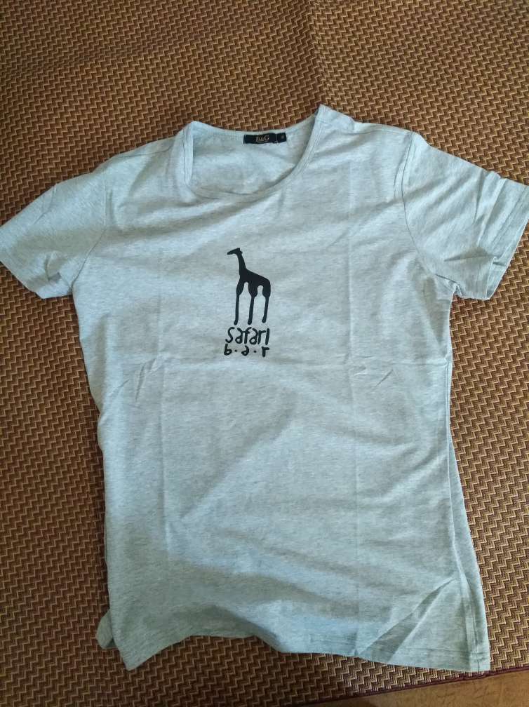 不错,到货速度一如既往的快,衣服质量也比预想的要好很多。