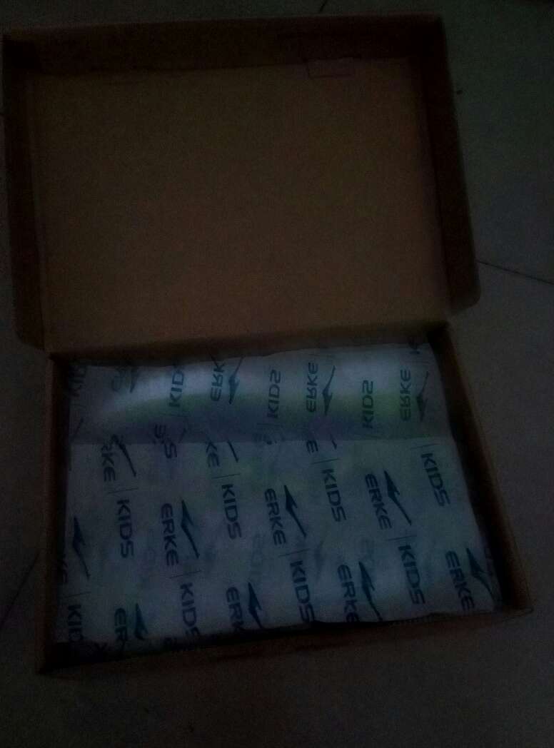 比我想的要好看,上脚的效果也不错,价位也可以。都很理想,快递也快!