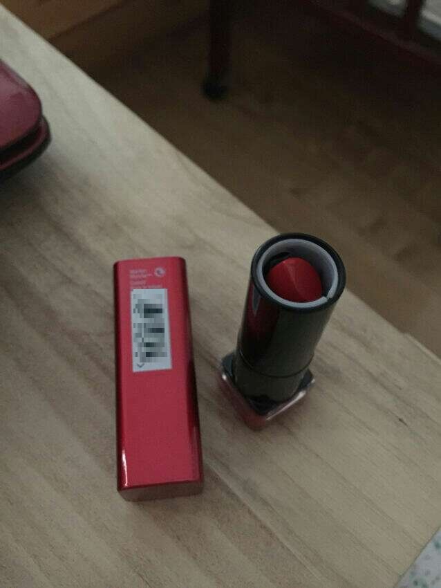 东西很漂亮,比店里面便宜很多,而且还是正品,打算情人节送给女朋友,希望女朋友喜欢