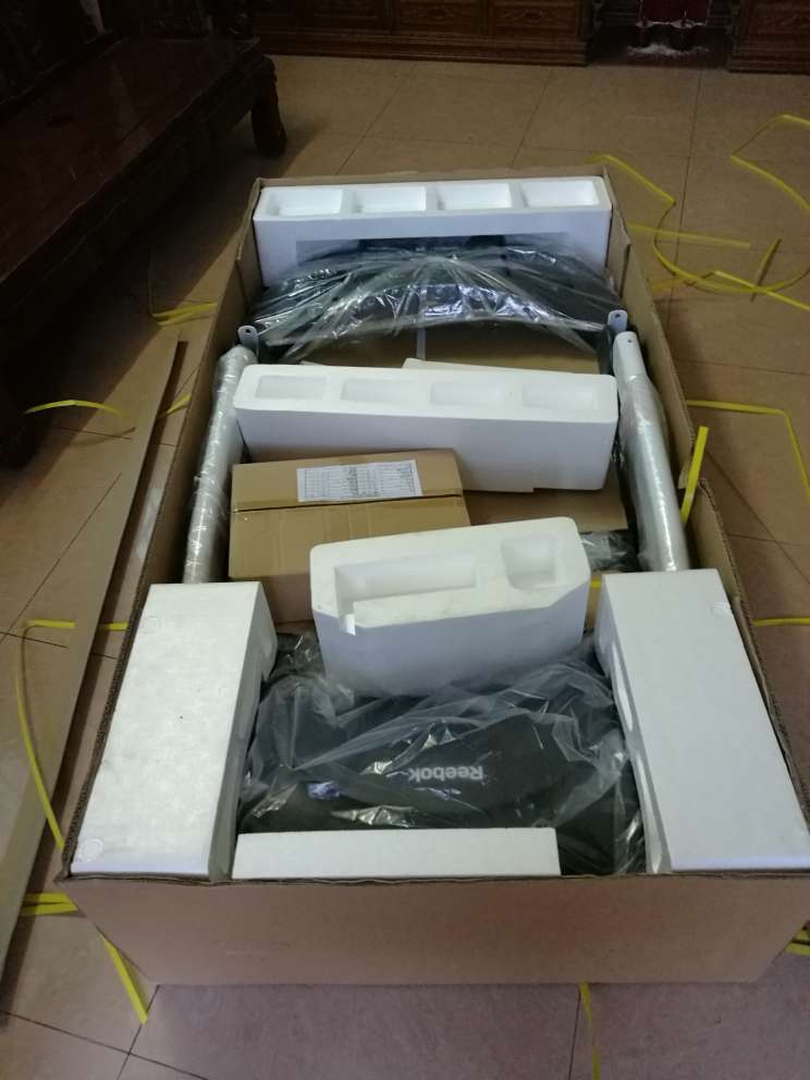 使用了一段时间感觉真的不错,如果显示的内容换成中文就更完美了,跑步的模式很多