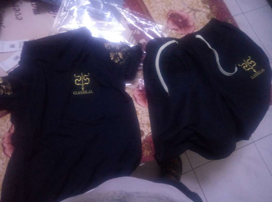 东西收到,衣服还是不错的。就是裤子不咋的!