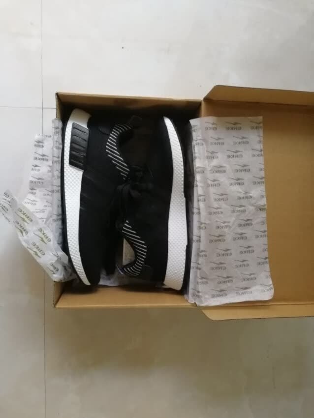 穿得很舒服,鞋底有弹性,走路不累