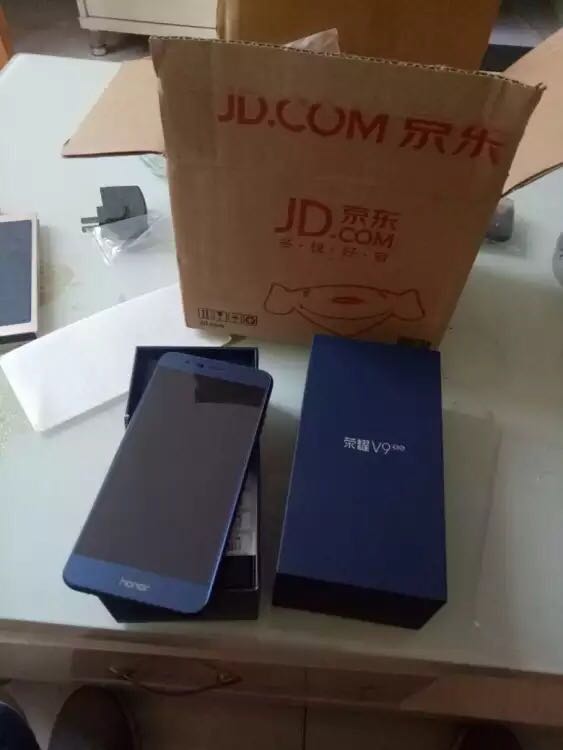 真的挺棒的,手感很好,系统也可以