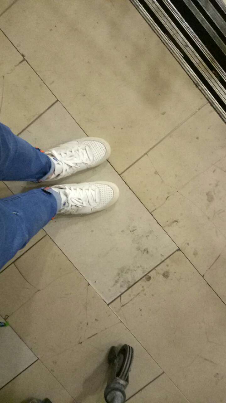 一般般吧这个颜色不是很喜欢的