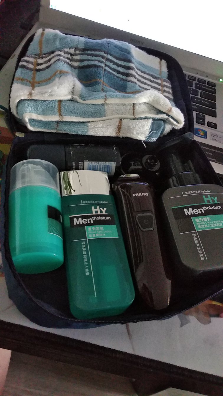 稍微有点小,不过还好吧,东西多的不要选这个