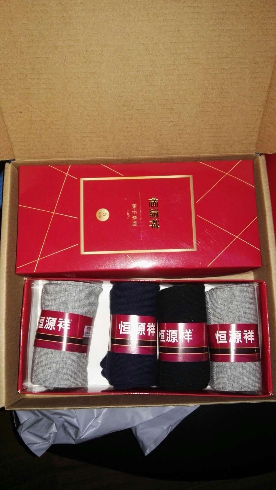 这个袜子穿着还是可以的,,性价比高