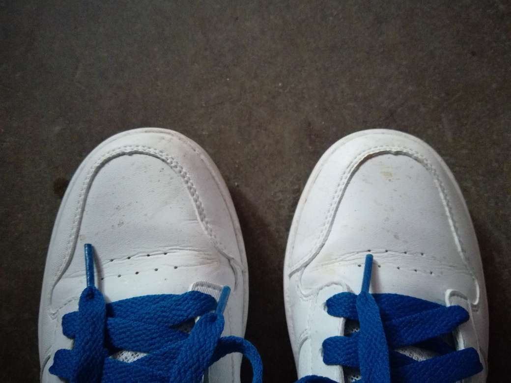 穿起来好看,但是穿着不舒服,鞋头弯折的地方咯脚,走多了脚疼!