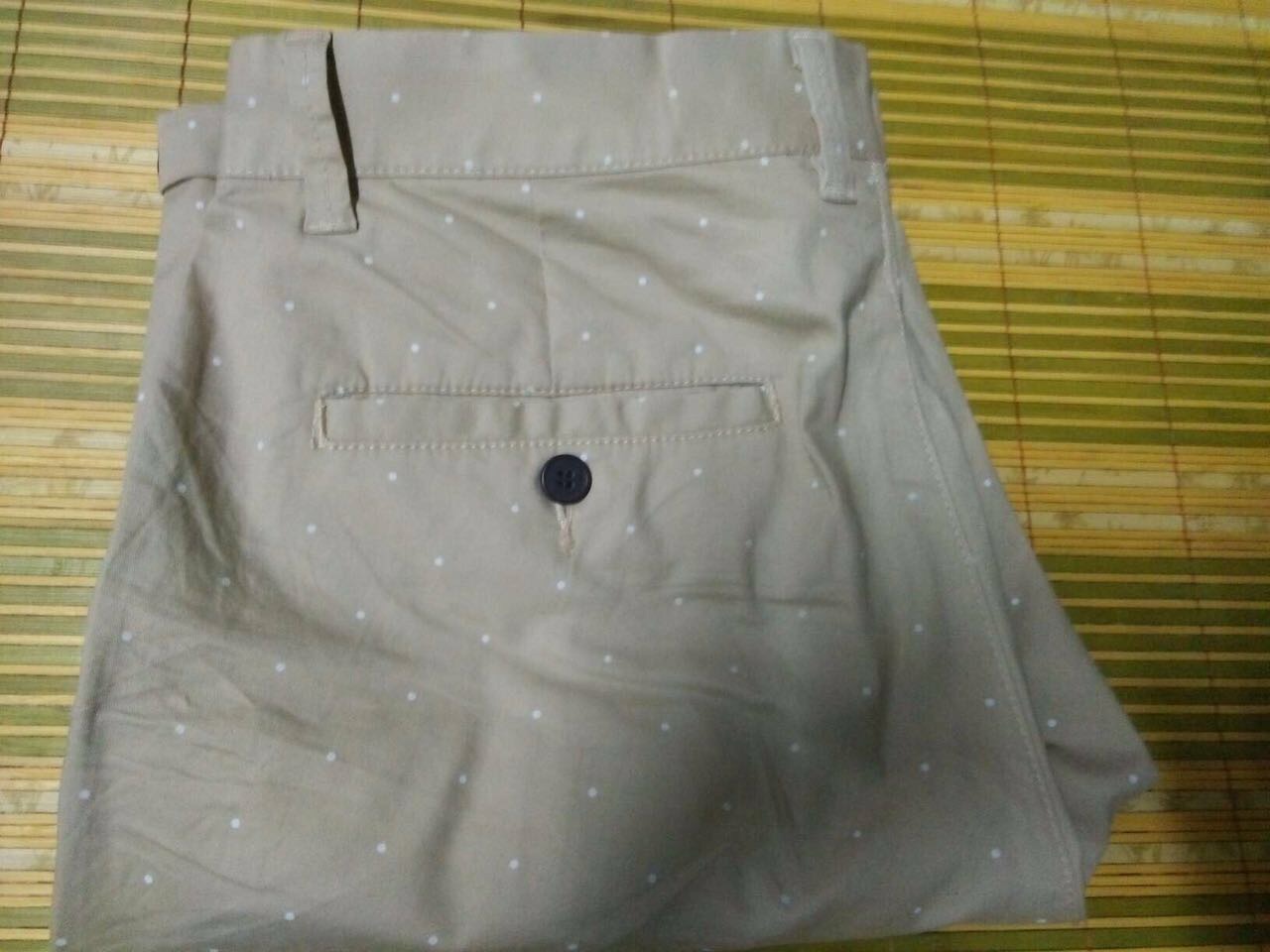 质量还可以,尺寸刚刚好,穿着舒服……!