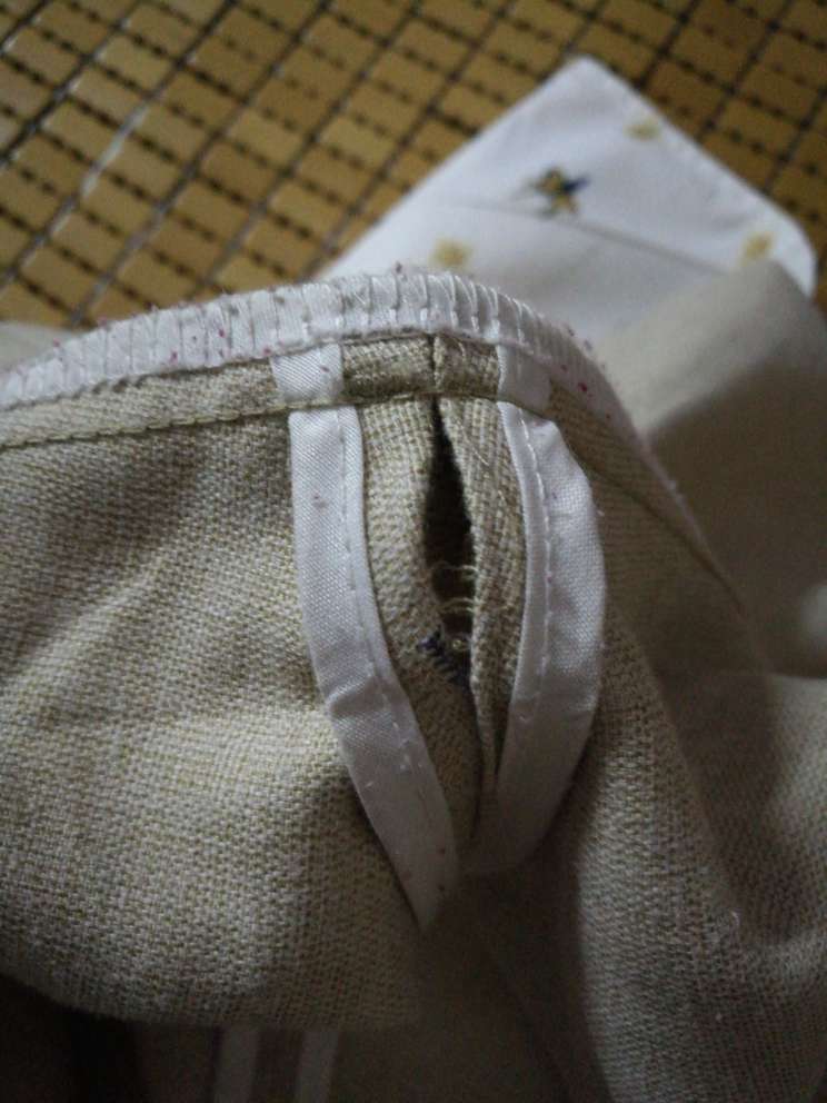 做工精细 ,质量不错,穿起来很舒服的!