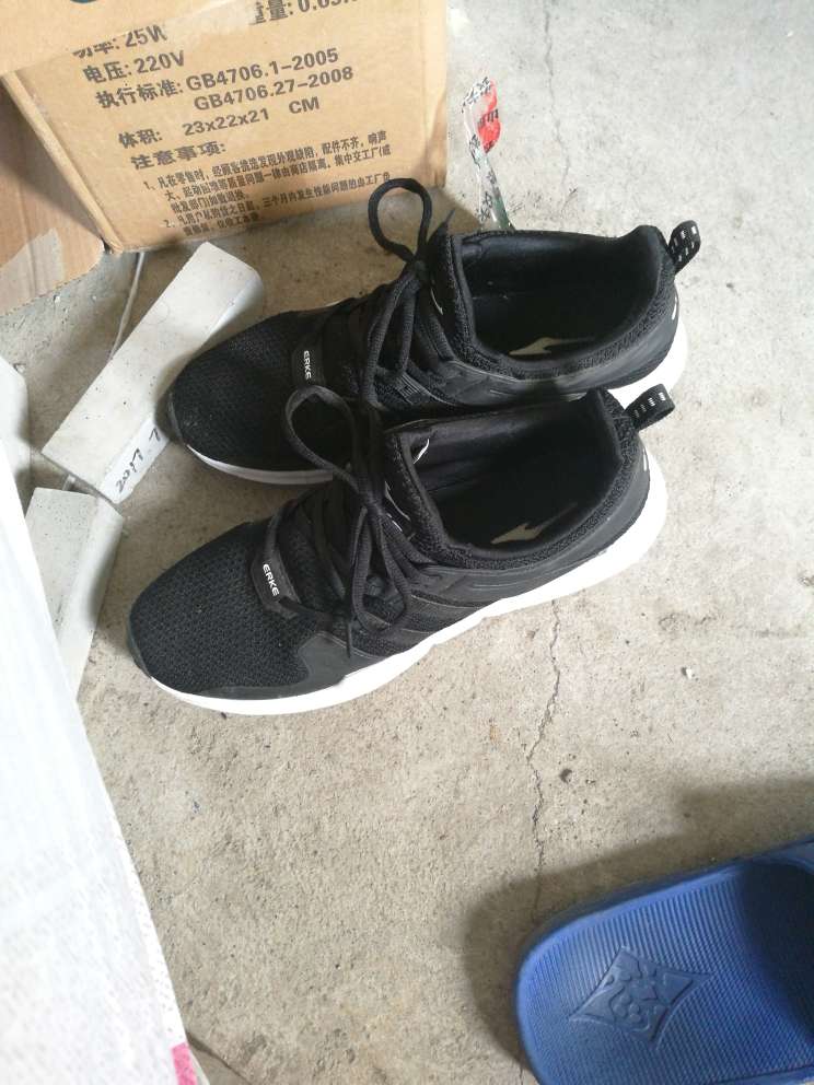 款式好看,穿的不变性,但是买完就降价了很不爽