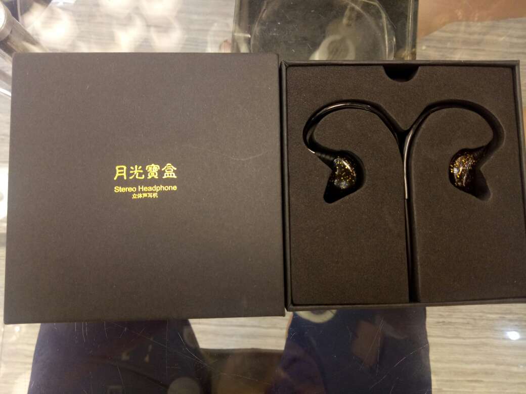 试了一下 加上煲了两天耳机 音质很好。