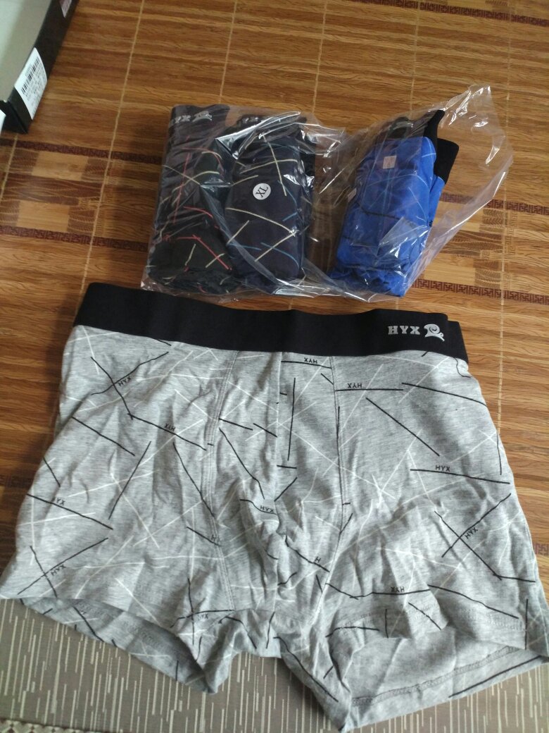 宝贝不错,穿上蛮舒服的,这种料子也不容易变型,有优惠活动继续光顾!