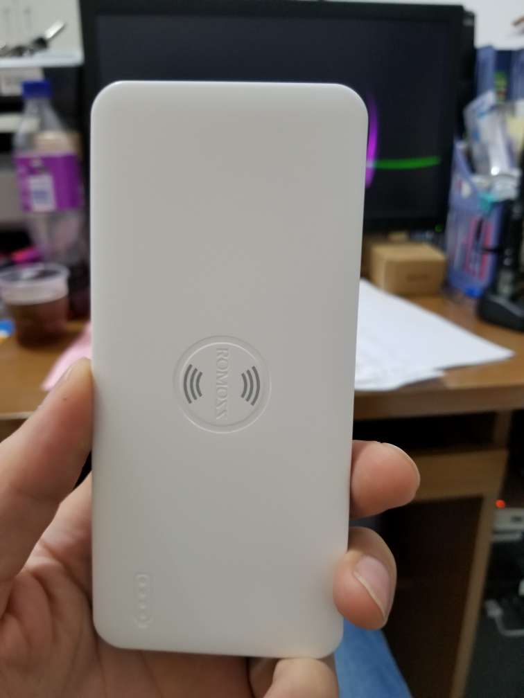 东西已经收到,真心的不错,无线充电有点慢,就用的线充,速度还可以,给好评,五星好评。