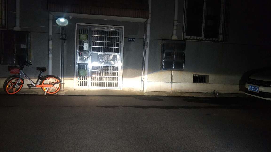 作为消费者,看中的,是这个品牌,作为产品,价格可以卖更贵,但厂家不应该这么对待一个这么相信你们的消费者,用料更应该足一点。该灯从开启到全亮,足足用17秒以上。这该原地烧多少汽油,等待灯全亮才可以出发?去oaboat买的地摊货,分分钟比这个好,但是已经装车,无法退了。