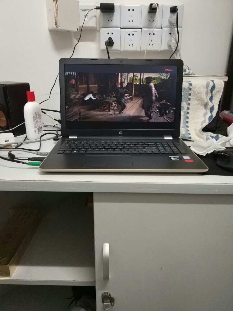 惠普笔记本就是好!不仅好看,显示很清楚,而且开机就是几秒钟的事。最后以后希望惠普工程师们能加个机械硬盘。客服小草,服务态度很好!