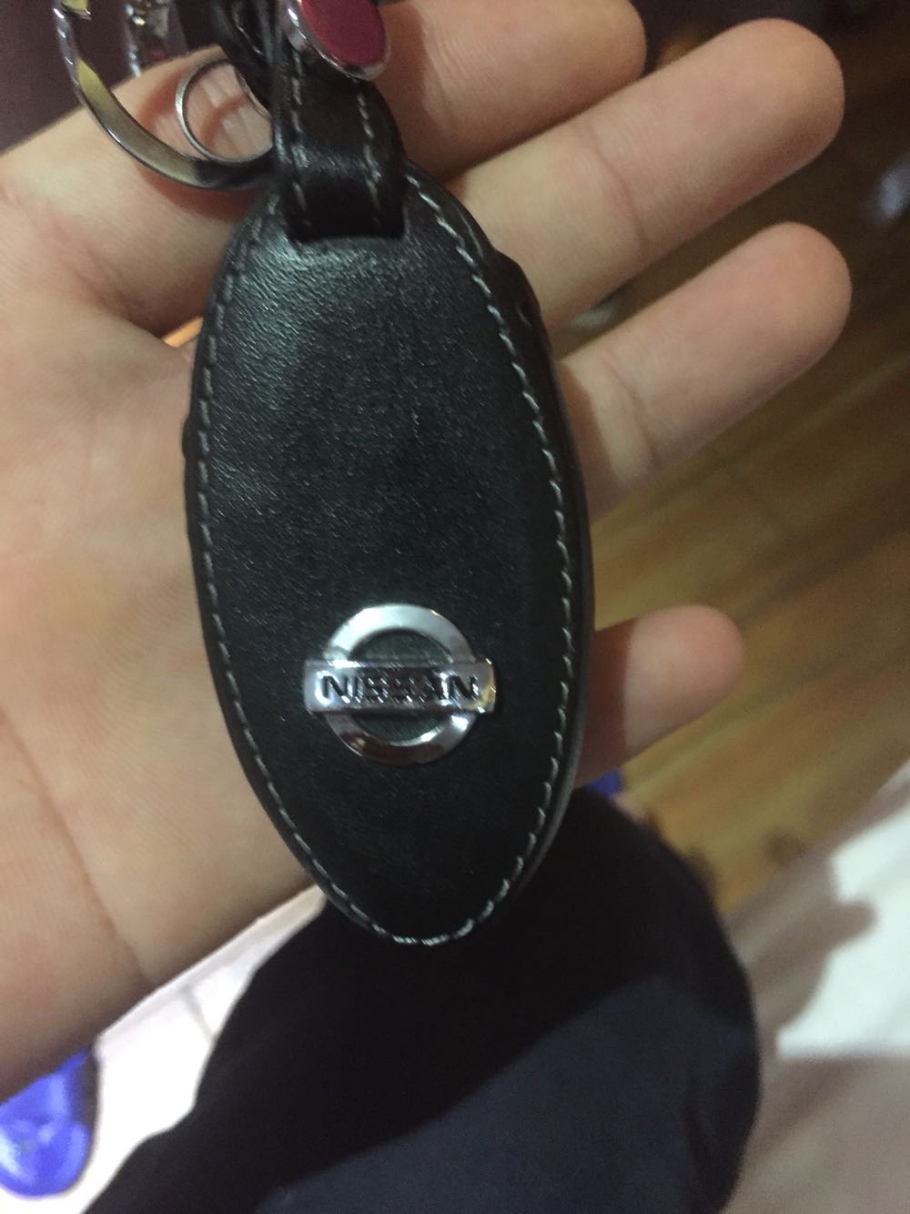 不合适,开后尾箱的按键那居然是灯光的标志