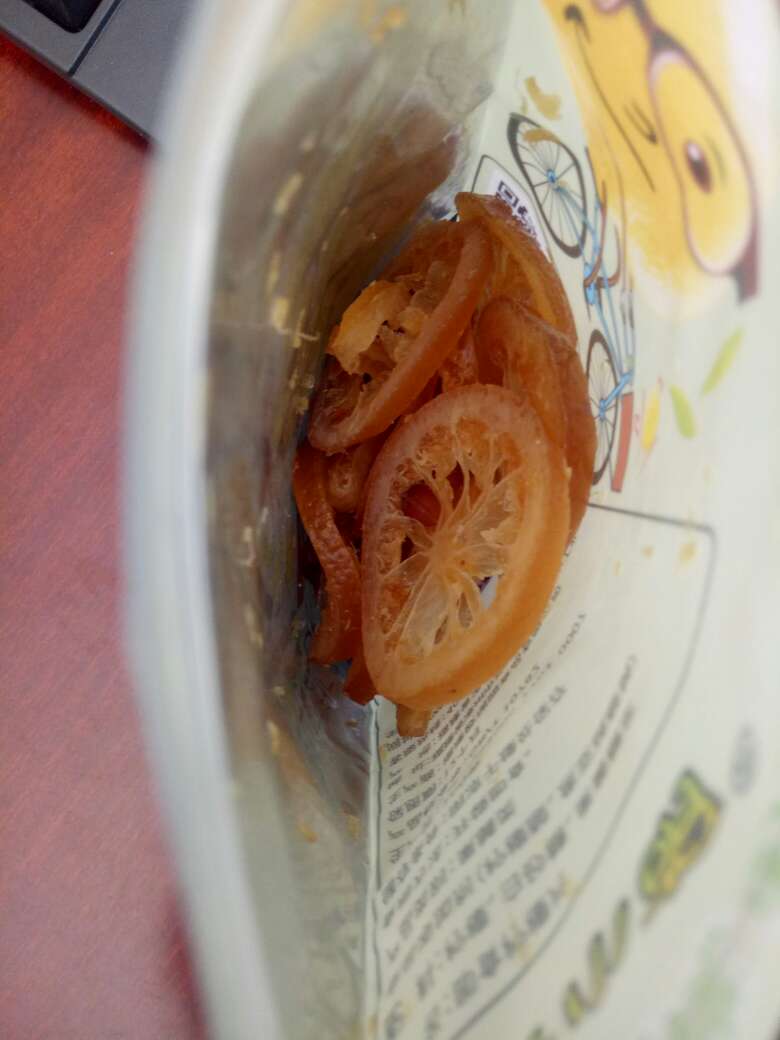 一颗星都不想给!!!第一次吃到了这么差的柠檬片!打开后都不想吃!!简直倒胃口!!!