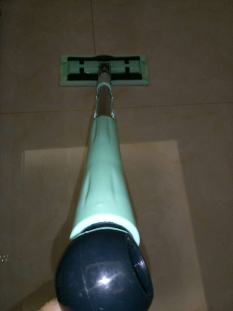 非常好用,带的拖布很容易洗干净。