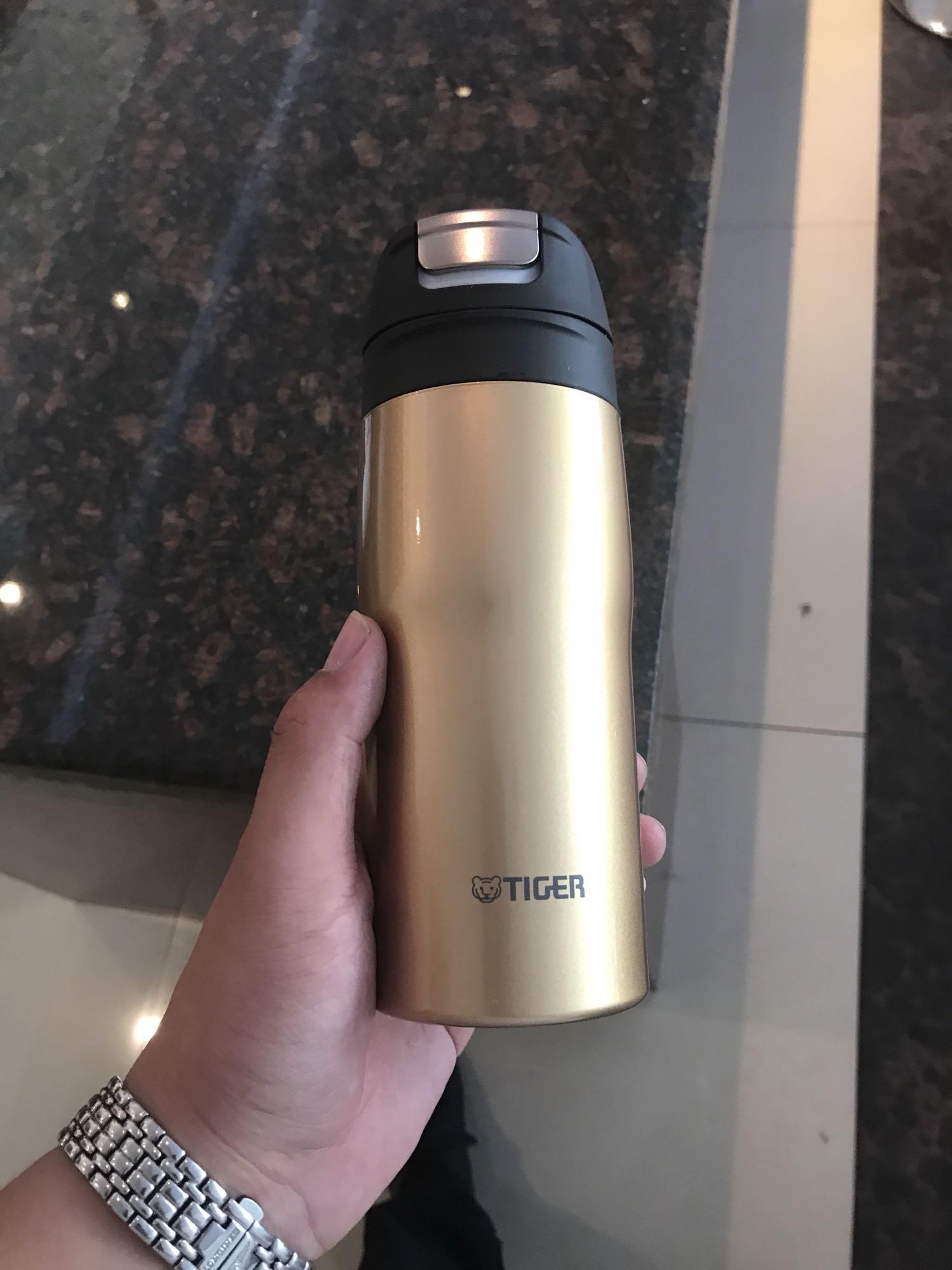 不错!就是有点轻!
