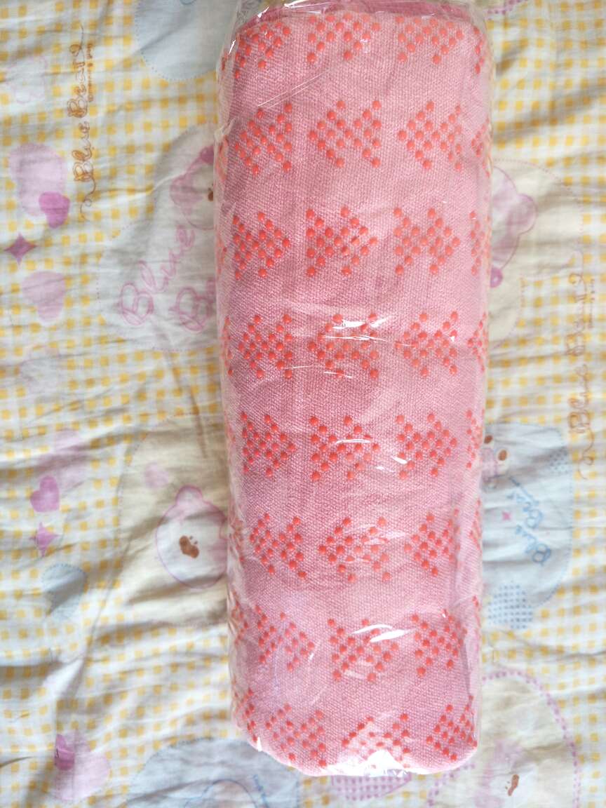 自营就是不一样,物流速度超快,客服态度超好,商品质量超棒!感谢卖家!感谢所有付出的工作人员!粉色的洗过了,洗衣机里洗的,洗完和原来的一样,也不掉色,摸起来柔软舒服,也没有瑕疵,线头什么的。好!真好!喜欢,非常喜欢,一起下单购买了3款!都不错!感谢!