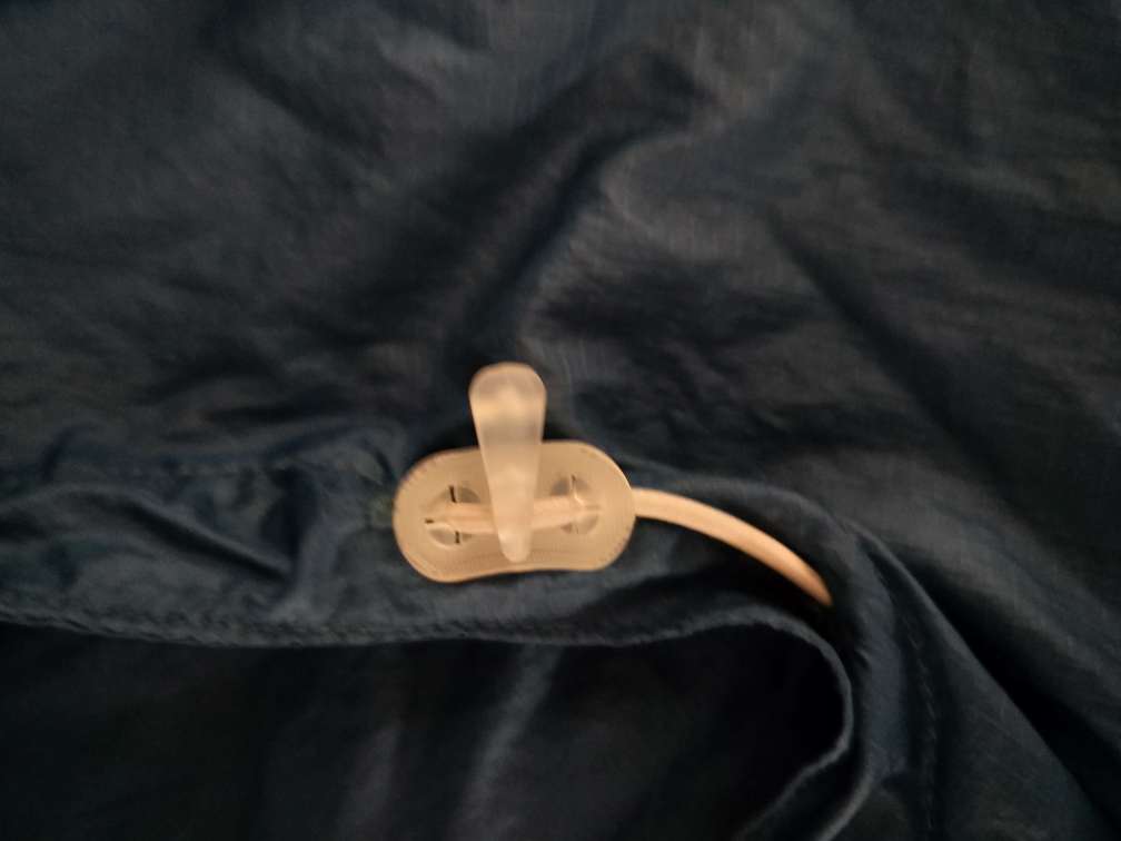 衣服颜色很好看,穿上比较舒服,衣服的细节设计的到位