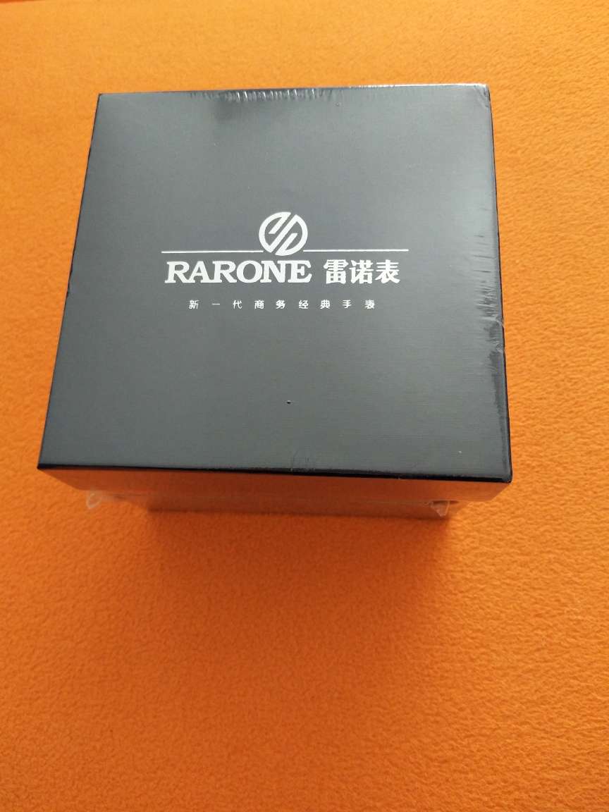 手表高大上,孩子很喜欢,就是表带长点,如果有拆表器,自己弄,就更好了。