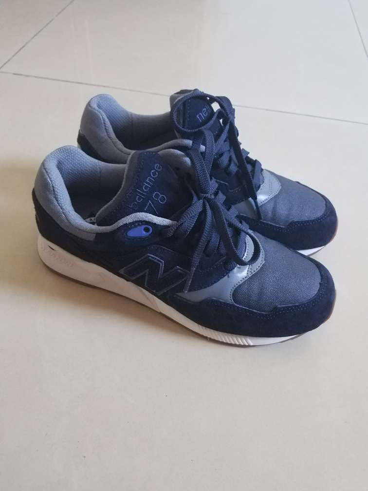 878是正品,非常好看,没有任何瑕疵,快递给力,当天下单当天收到,给力