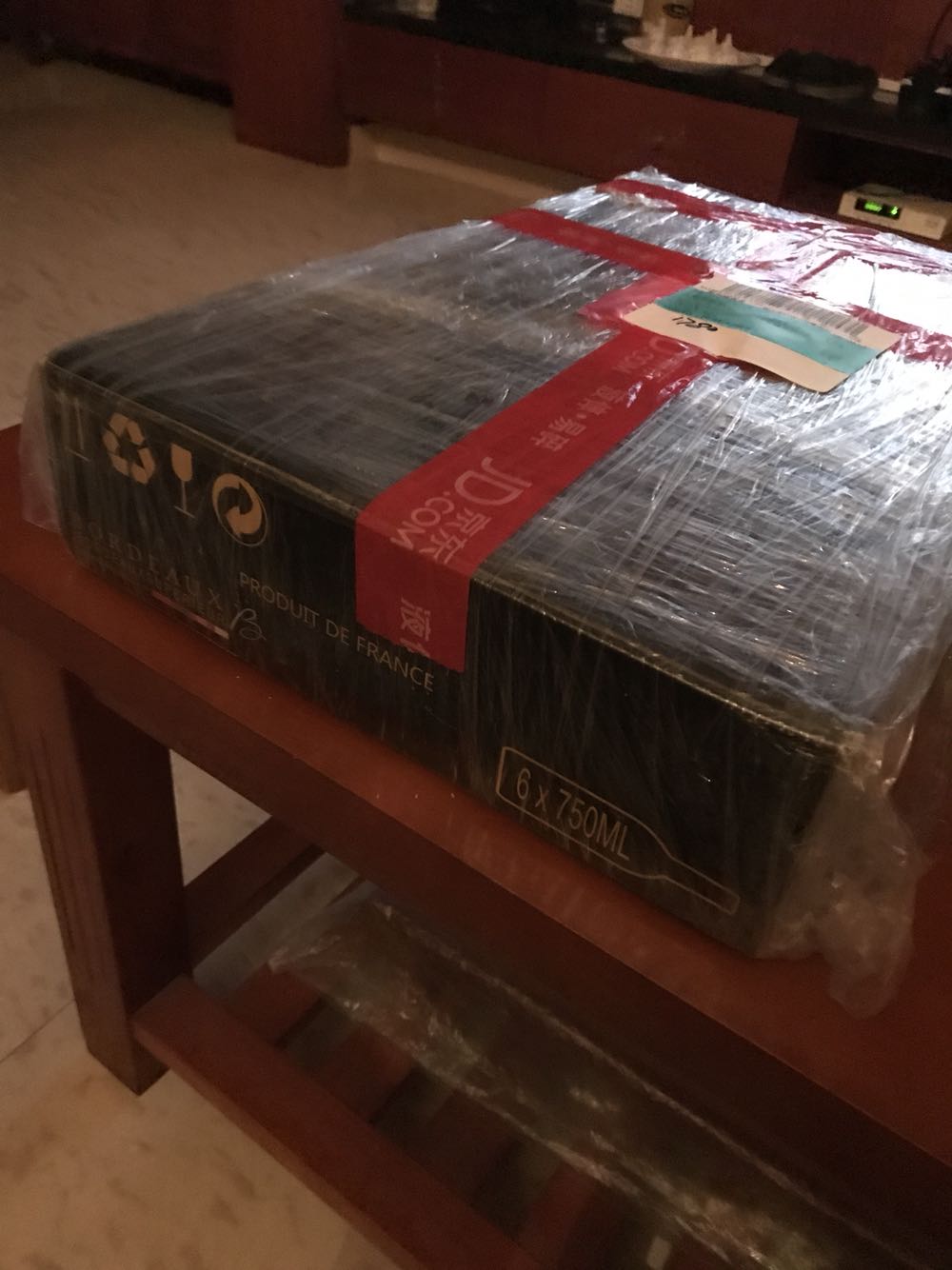 包装结实,已多次购买,性价比很高的一款葡萄酒,老爸喜欢,继续关注。的快递也是一流的。