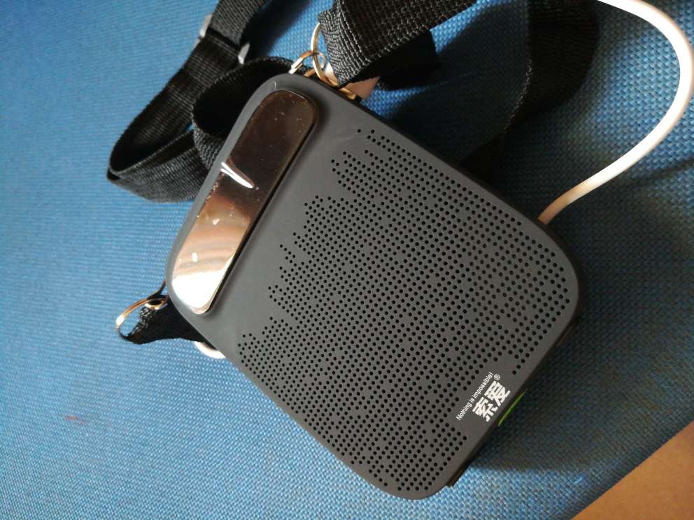 质感很好,上手很快,音质不错,不过那回音有时不小,总体还是挺好