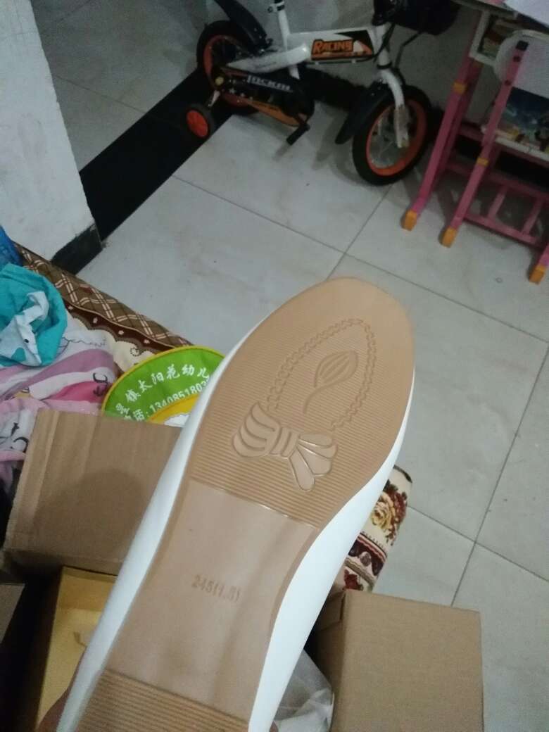 买的大小刚合适,非常舒服试了一下,不知道以后会不会好穿