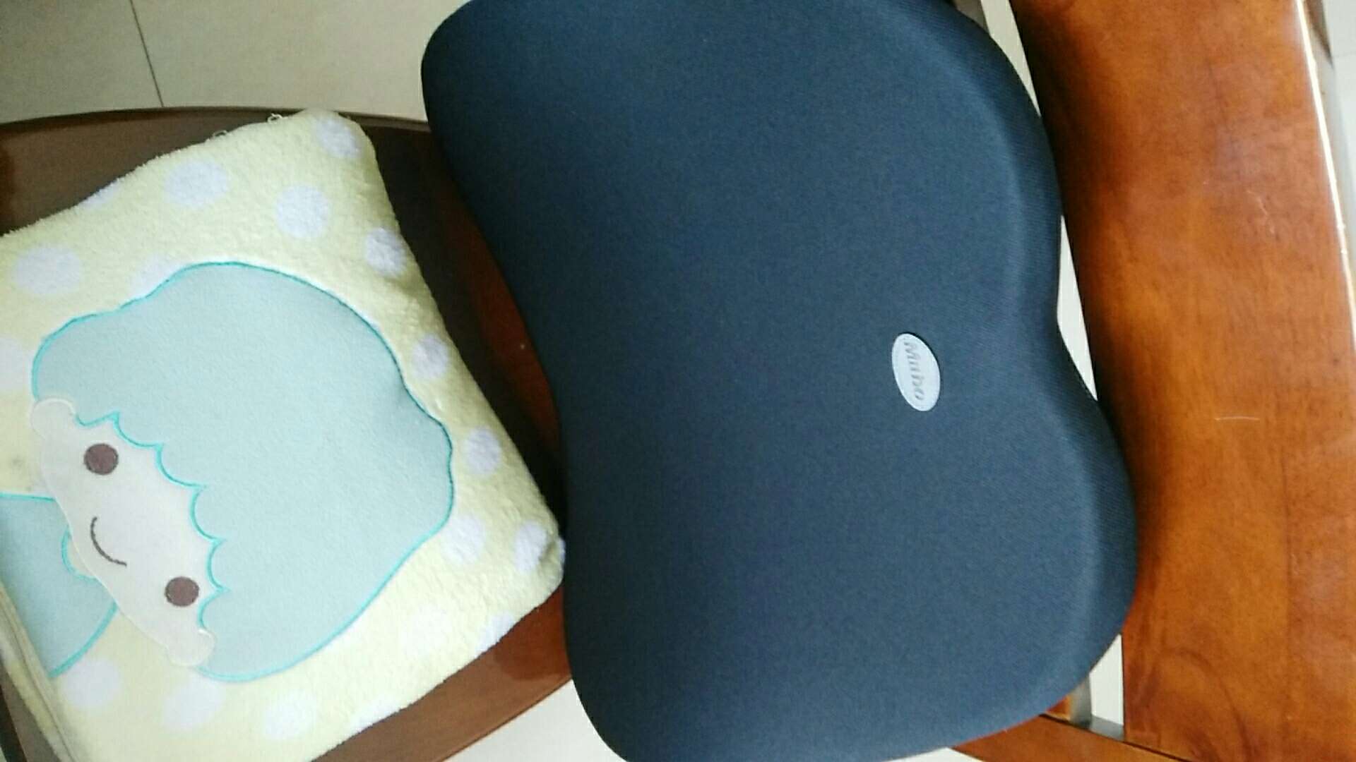 贵有贵的道理,没有刺鼻气味,腰部支持很好,不是软踏踏的。