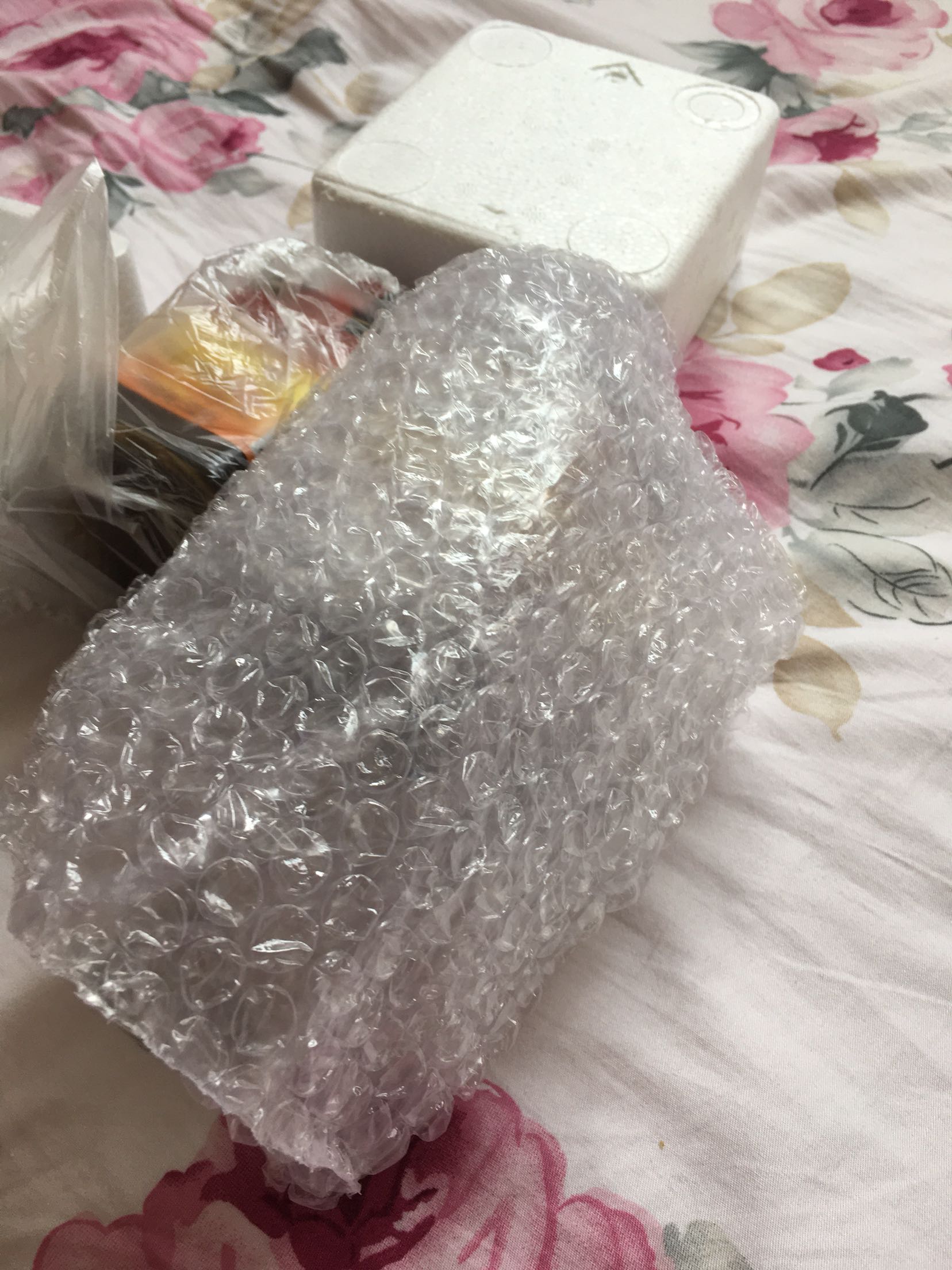 看着挺好的,就是一个有包装,另一个没有包装,不知道为什么,东西还是不错的。
