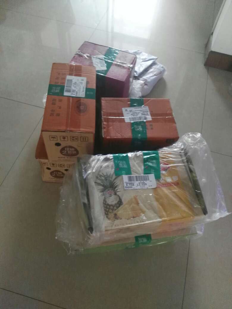 看图以为一根杆配一个头,收到货才知道是3个头配一根杆,地刮用时,与地面摩擦有刺耳的声音,直接扔了,也就刷子凑合着用,不建议购买