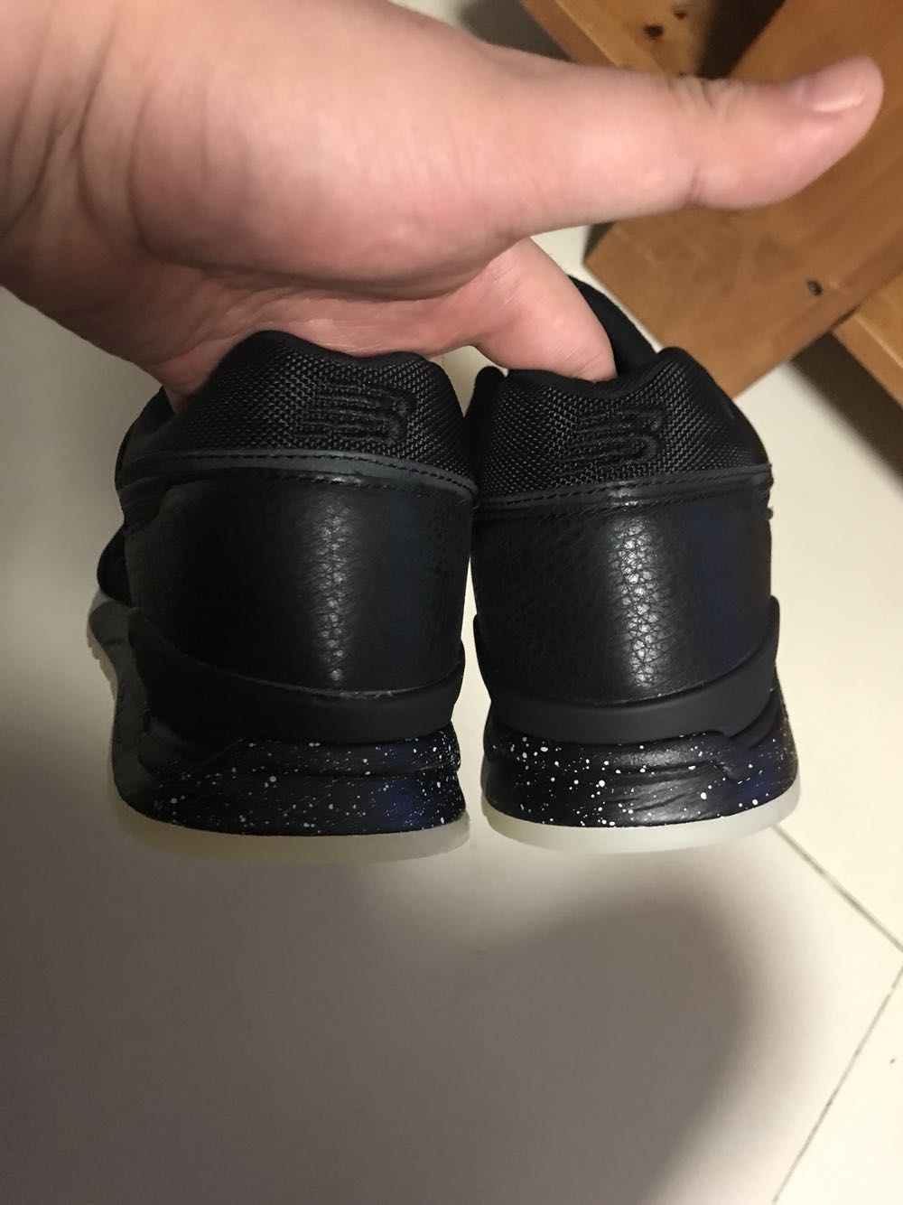 看上去不错上脚没那么舒服脚感硬硬的